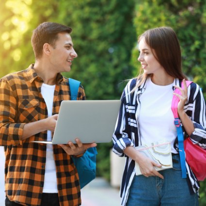 Students collaborating best AI essay writer apps they use